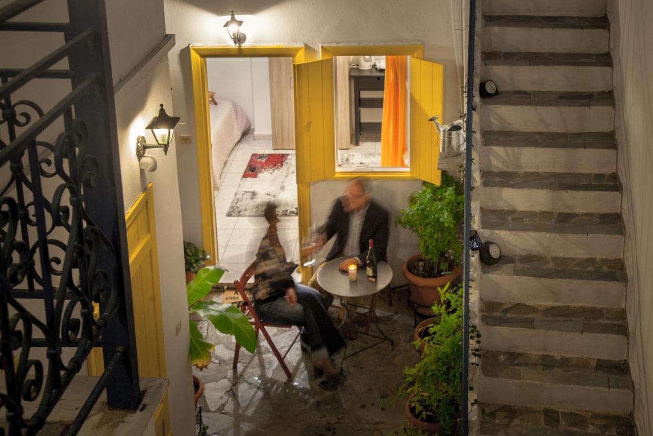 Apartment Ground In Bohemian Psiri In The Historic Center-in Vivo *