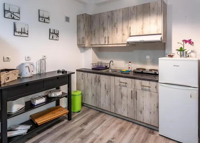 Ground Studio In Bohemian Psiri In The Historic Center-In Vivo Apartments